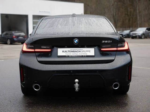 BMW 320 320i M-Sport Sedan