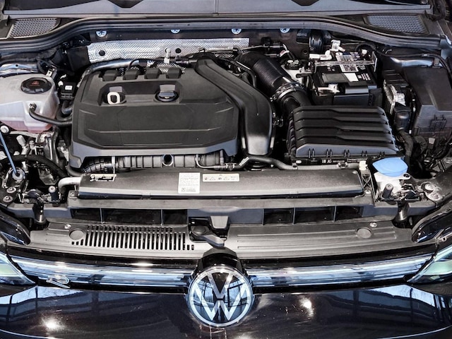 Volkswagen Golf 1.5 eTSI DSG Golf VIII R-Line