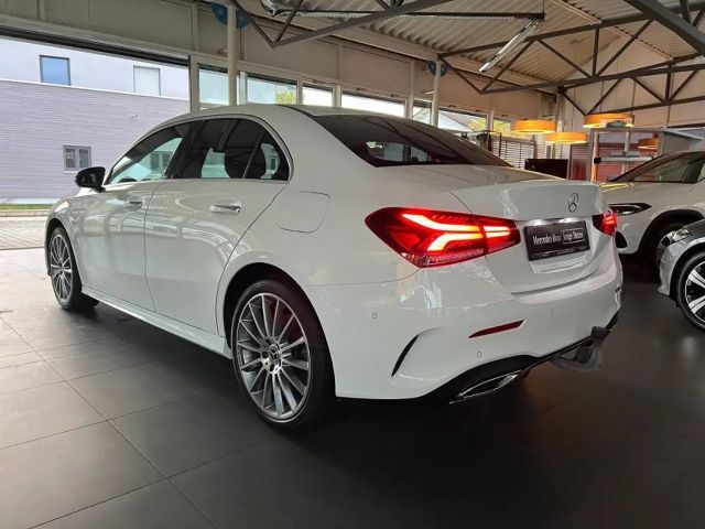 Mercedes-Benz A 250 A 250 e AMG Line