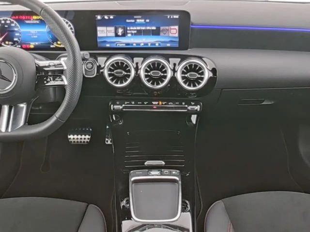 Mercedes-Benz A 250 A 250 e AMG Line