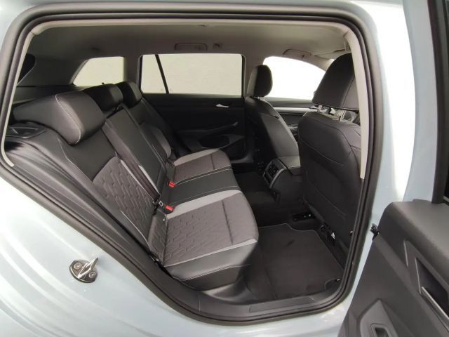 Volkswagen Golf 1.5 eTSI DSG