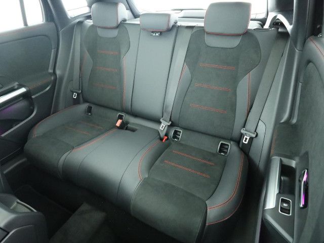 Mercedes-Benz GLA 180 AMG Line