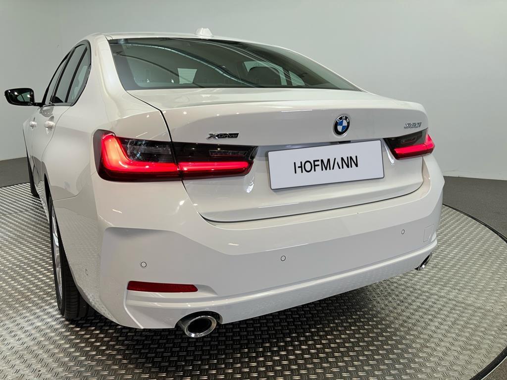 BMW 320 320i Sedan xDrive