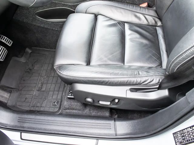 Volvo XC40 R-Design T5