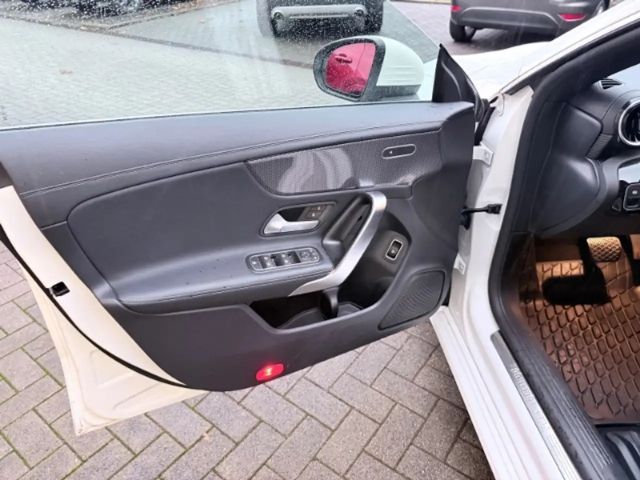 Mercedes-Benz CLA 200 AHK-el. klappb. Navi Digitales Cockpit LED El. Hec