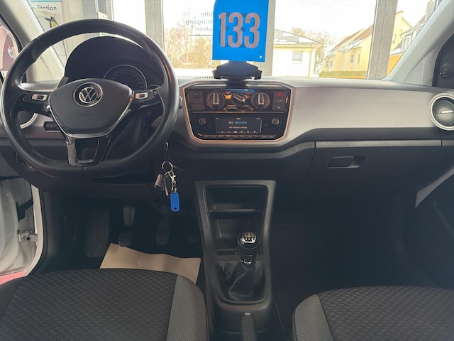 Volkswagen up! Active