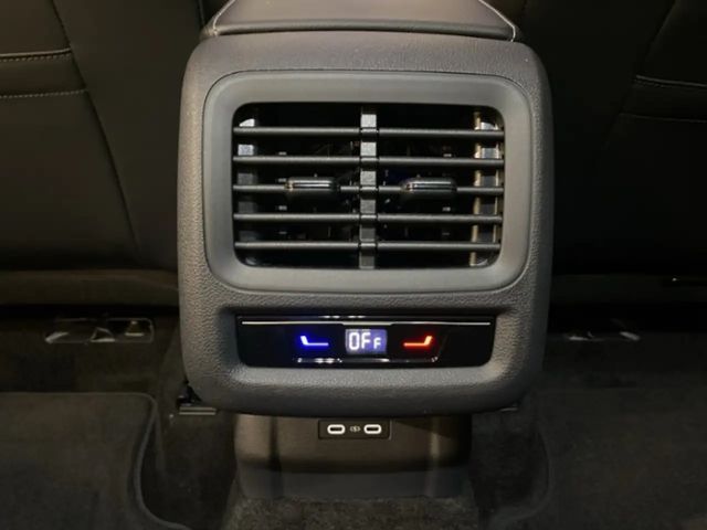 Volkswagen T-Roc 1.5 eTSI DSG R-Line