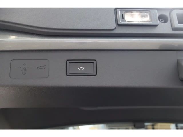 Volkswagen T-Roc 1.5 eTSI IQ.Drive R-Line Style