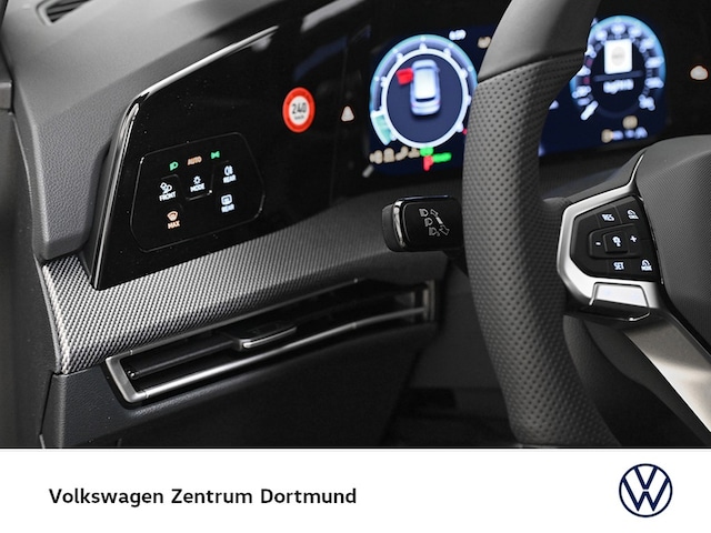 Volkswagen Golf 1.5 eTSI Golf VIII R-Line