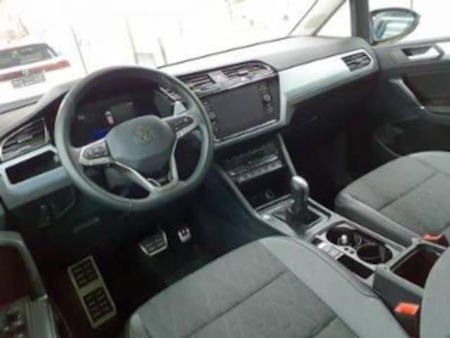 Volkswagen Touran 1.5 TSI DSG IQ.Drive