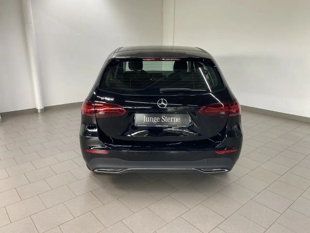 Mercedes-Benz B 180 Progressive Sedan