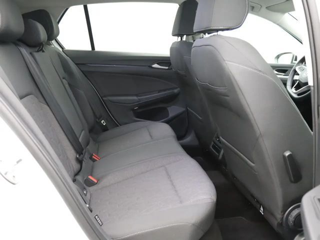 Volkswagen Golf 1.5 eTSI DSG Golf VIII Life