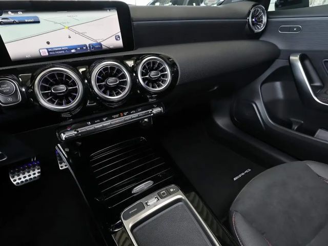 Mercedes-Benz A 200 AMG Line