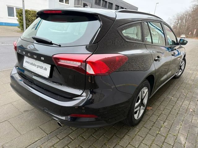 Ford Focus Cool & Connect Wagon