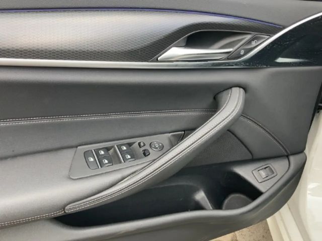 BMW 520 520d M-Sport Touring