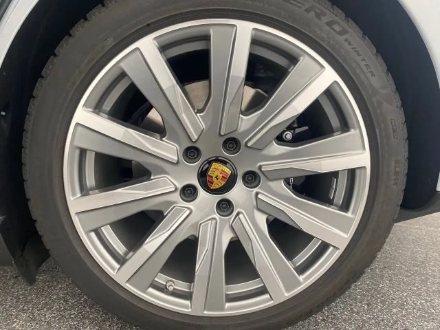 Porsche Taycan Sport Turismo Turbo