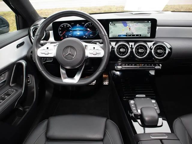 Mercedes-Benz A 250 A 250 e AMG Line