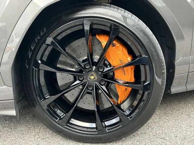 Lamborghini Urus AWD