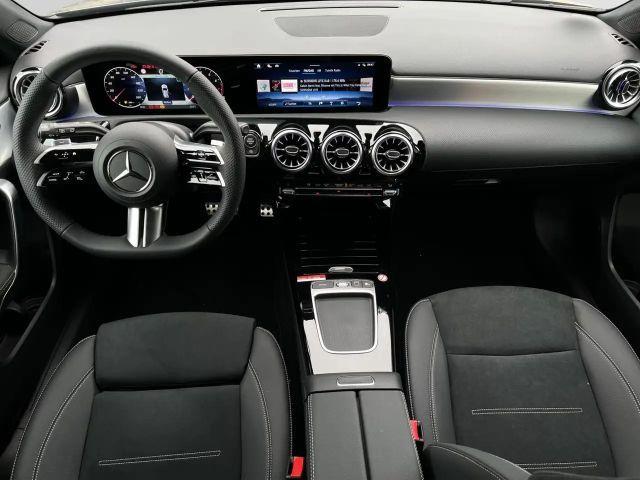 Mercedes-Benz A 200 AMG Line Hatchback