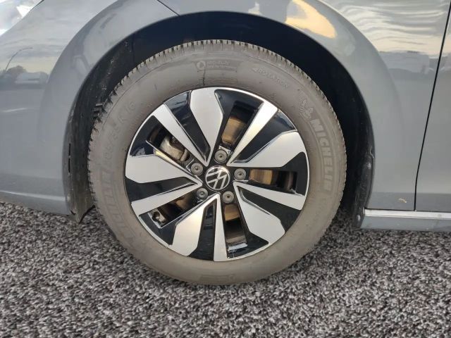 Volkswagen Golf 1.5 eTSI DSG Golf VIII Variant