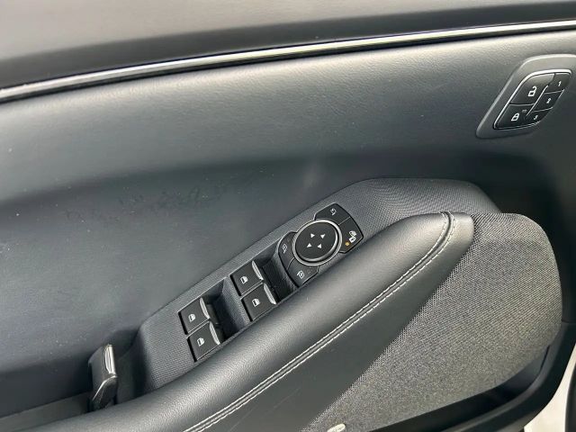 Ford Mustang Mach-E Basis mit 2-Zonen Klimaautm.