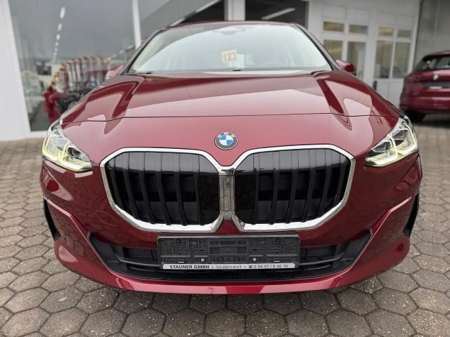 BMW 218 KAMERA DAB KLIMAAUTOMATIK LED