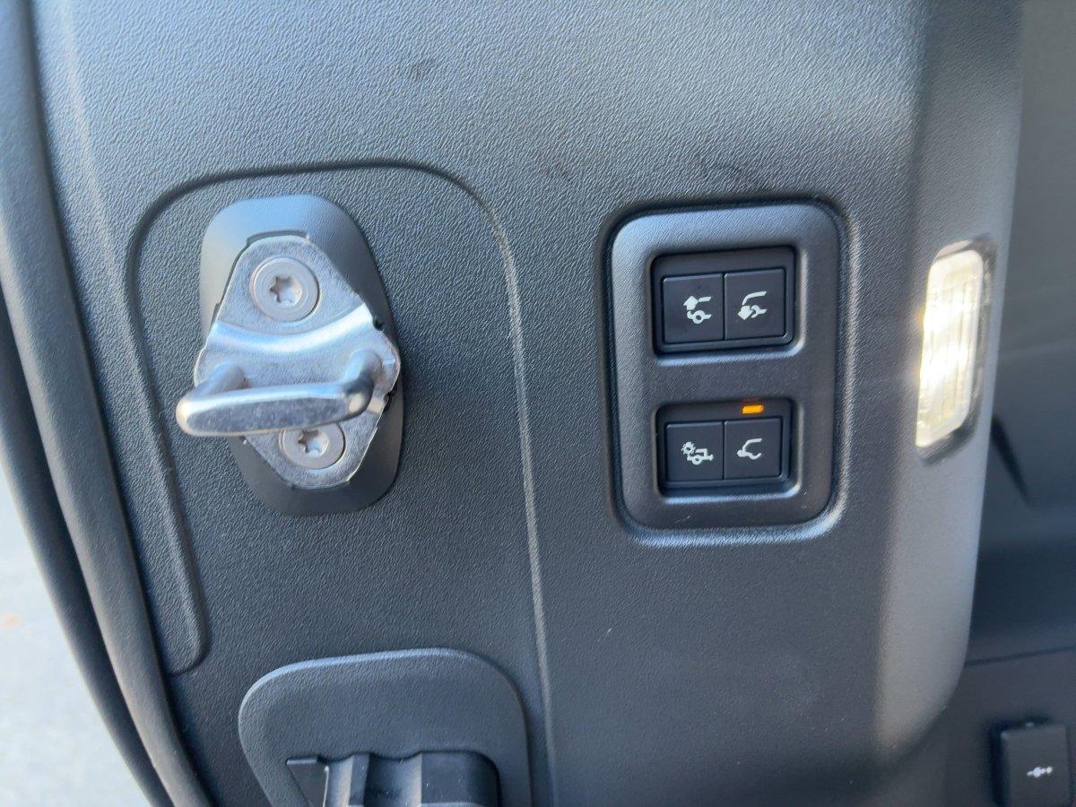 Land Rover Defender 110 D250 SE