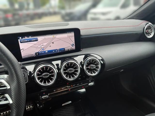 Mercedes-Benz CLA 180 AMG Line Shooting Brake