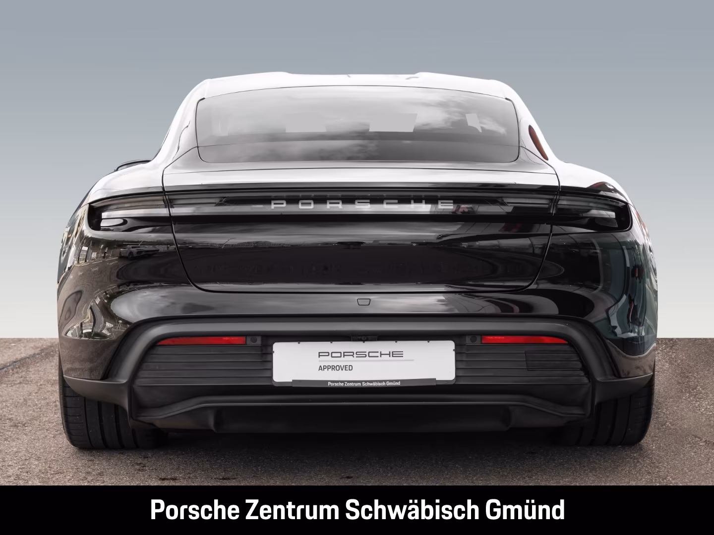 Porsche Taycan Basis Surround-View Luftfederung 21-Zoll