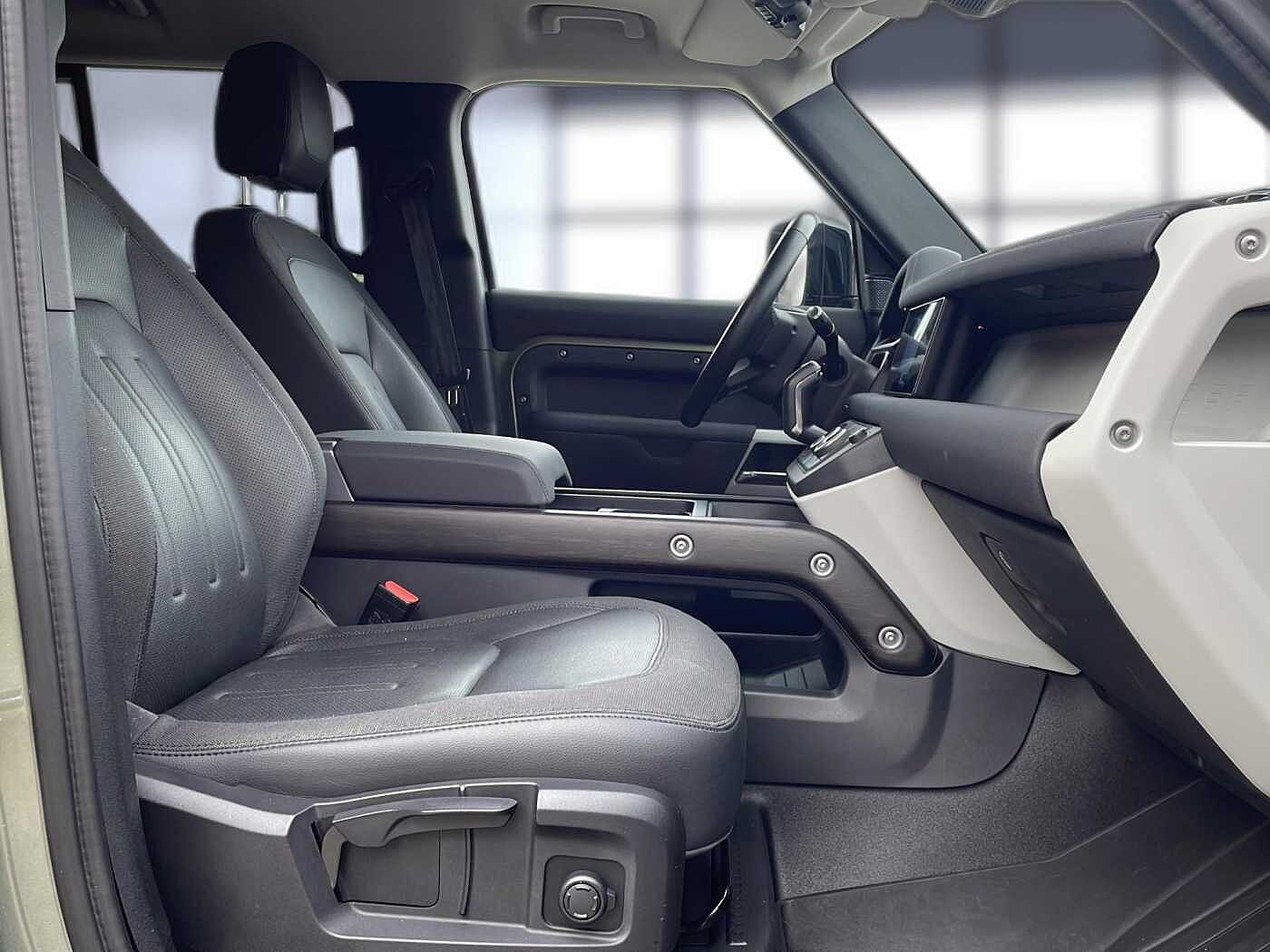 Land Rover Defender 110 S