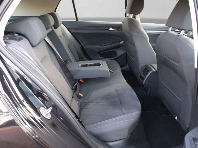 Volkswagen Golf 1.5 eTSI DSG Style