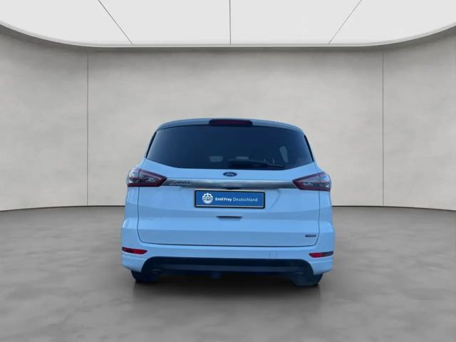 Ford S-Max Titanium