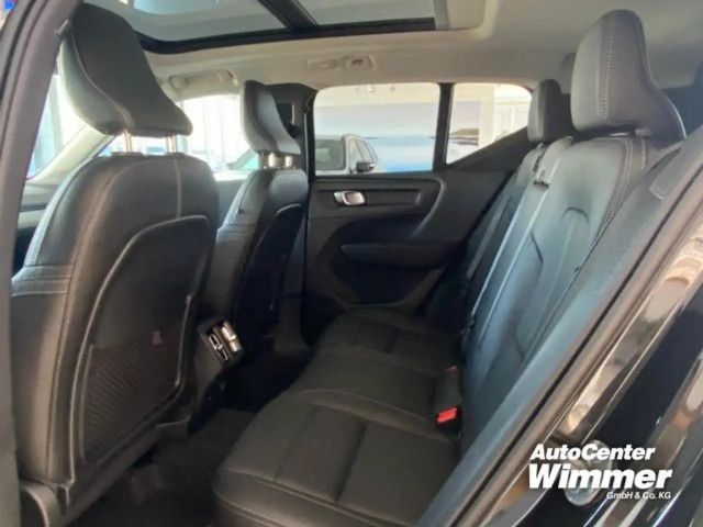 Volvo XC40 Business Dark Plus