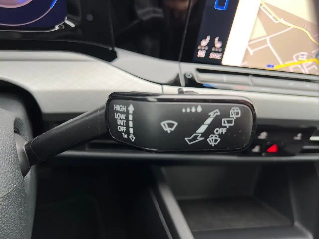 Volkswagen Golf Life Variant