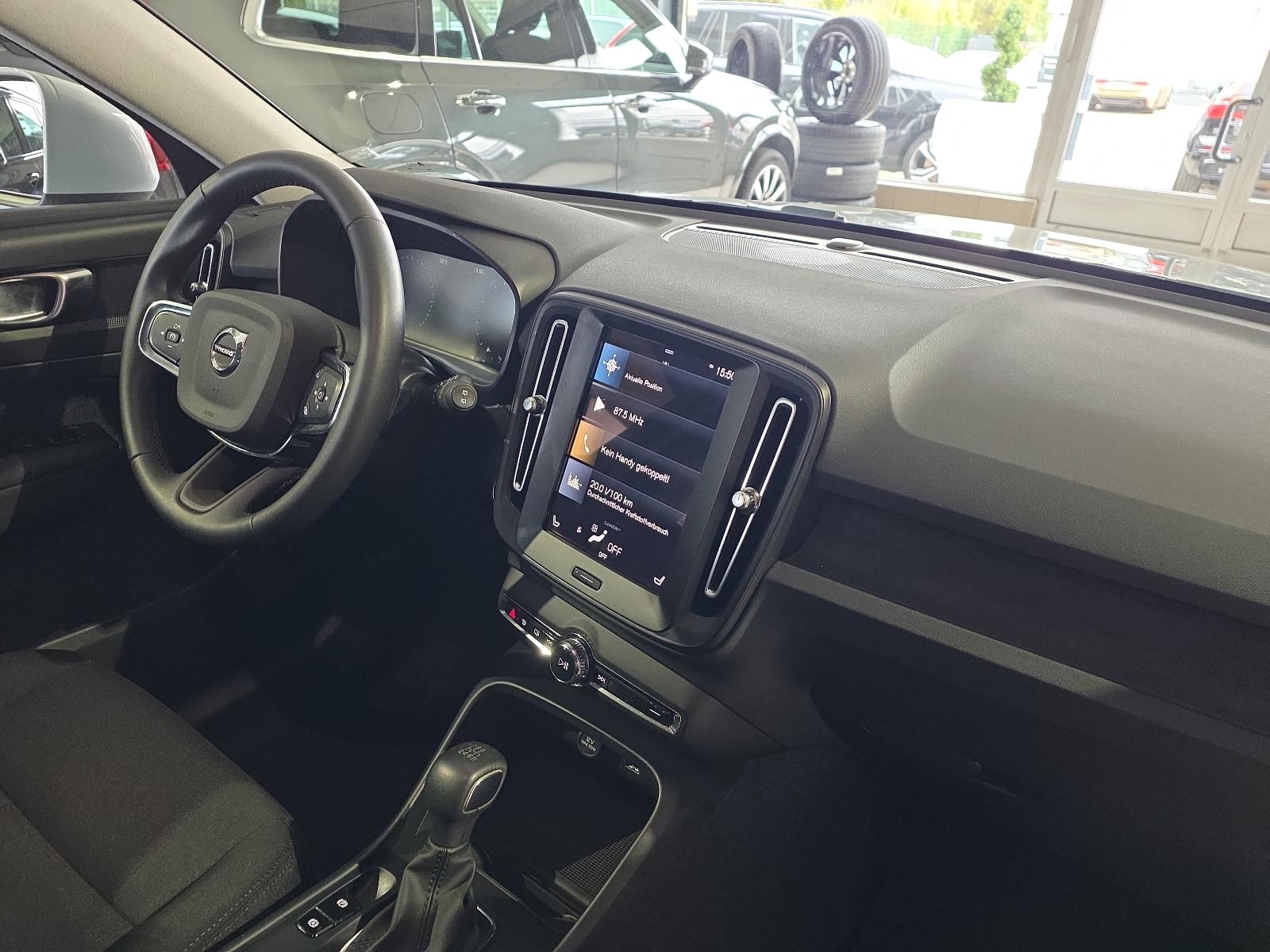 Volvo XC40 Core Momentum