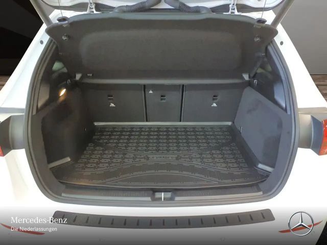 Mercedes-Benz B 200 AMG Line Sedan