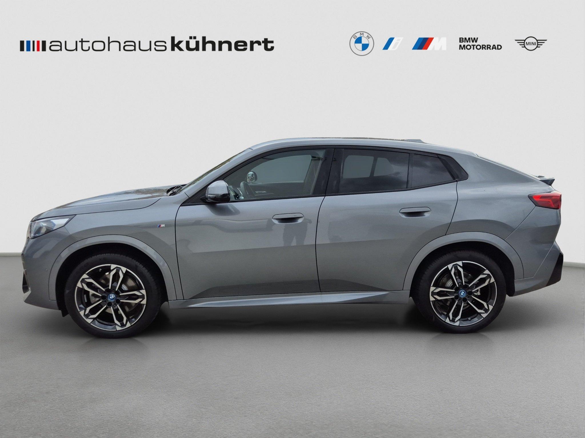BMW iX2 xDrive30