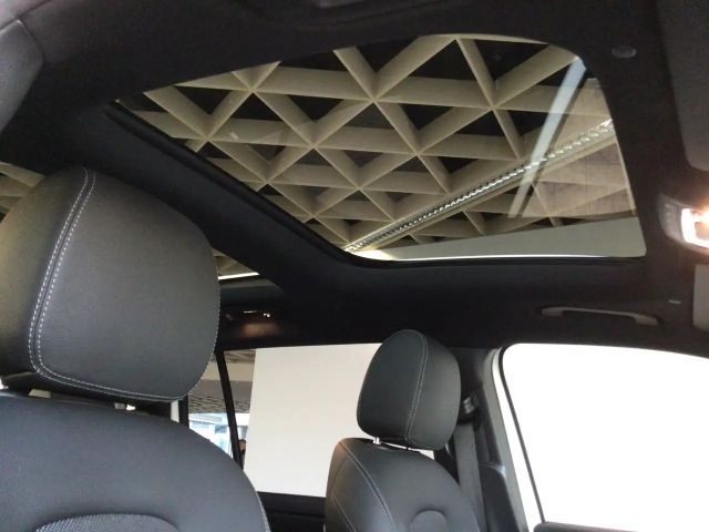 Mercedes-Benz EQB 300 4MATIC Progressive