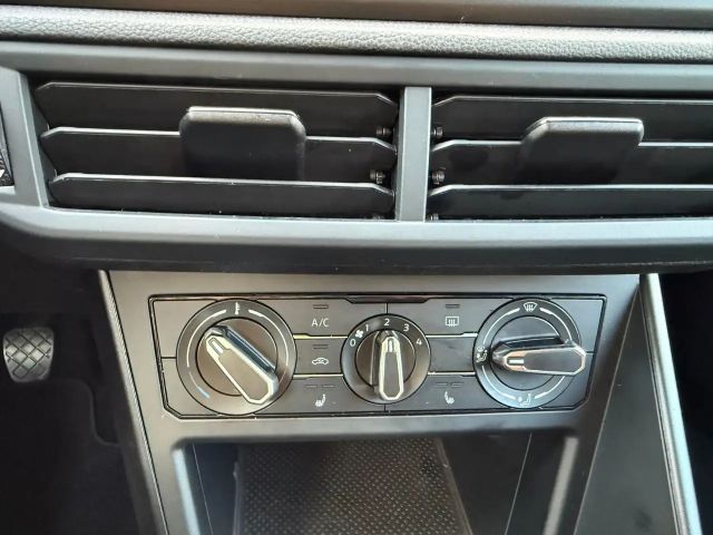 Volkswagen Polo VI Basis