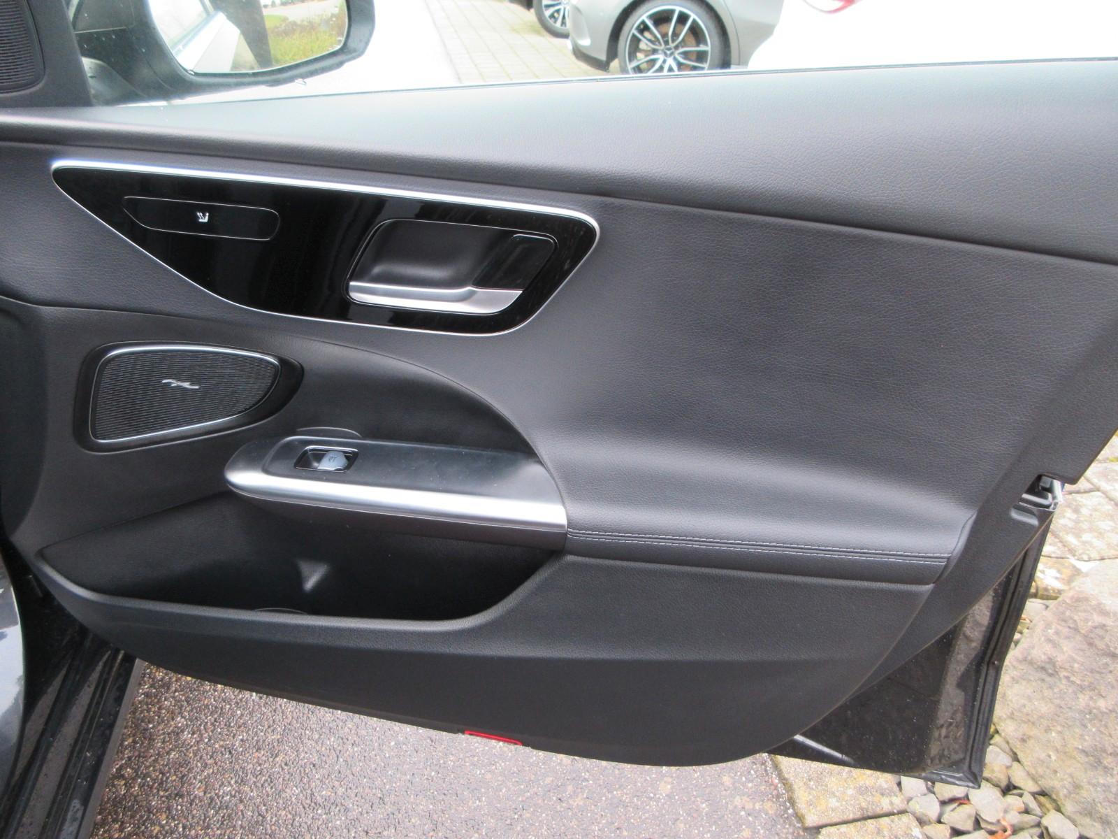 Mercedes-Benz C 200 AVANTGARDE Estate