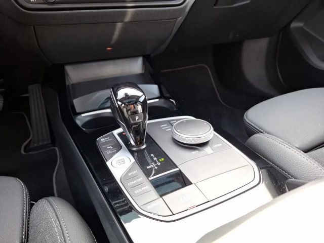 BMW 118 118i Sedan Sport Line