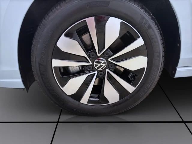 Volkswagen Golf 1.5 eTSI DSG