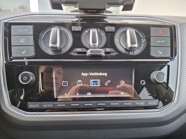 Volkswagen up! Active