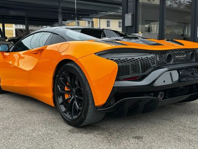 McLaren Artura Spider