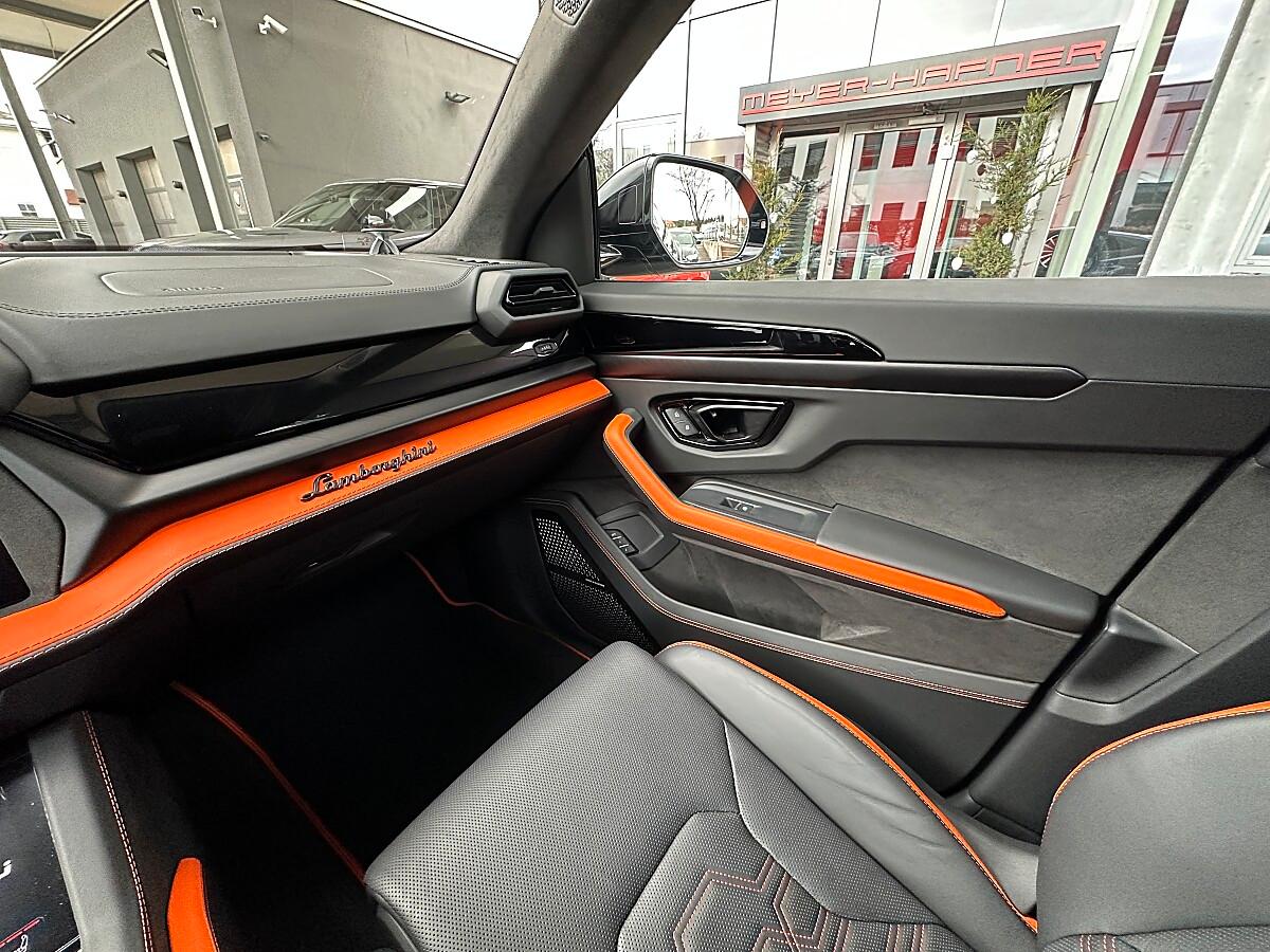 Lamborghini Urus URUS SE