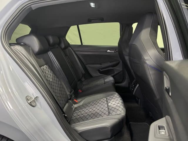 Volkswagen Golf 1.5 eTSI DSG R-Line