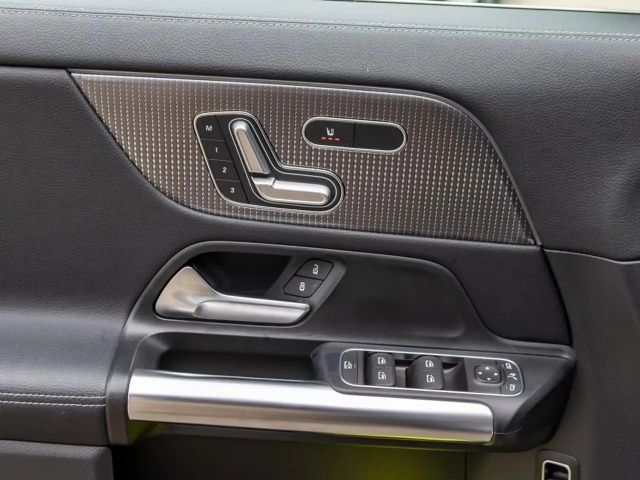 Mercedes-Benz EQA 300 4MATIC AMG Line