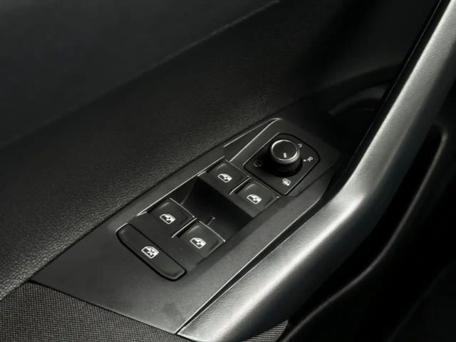 Volkswagen Taigo 1.0 TSI DSG R-Line