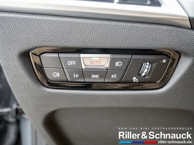 BMW 330 330e M-Sport Sedan