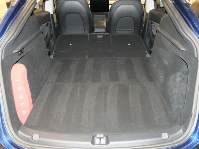 Tesla Model Y AWD Performance